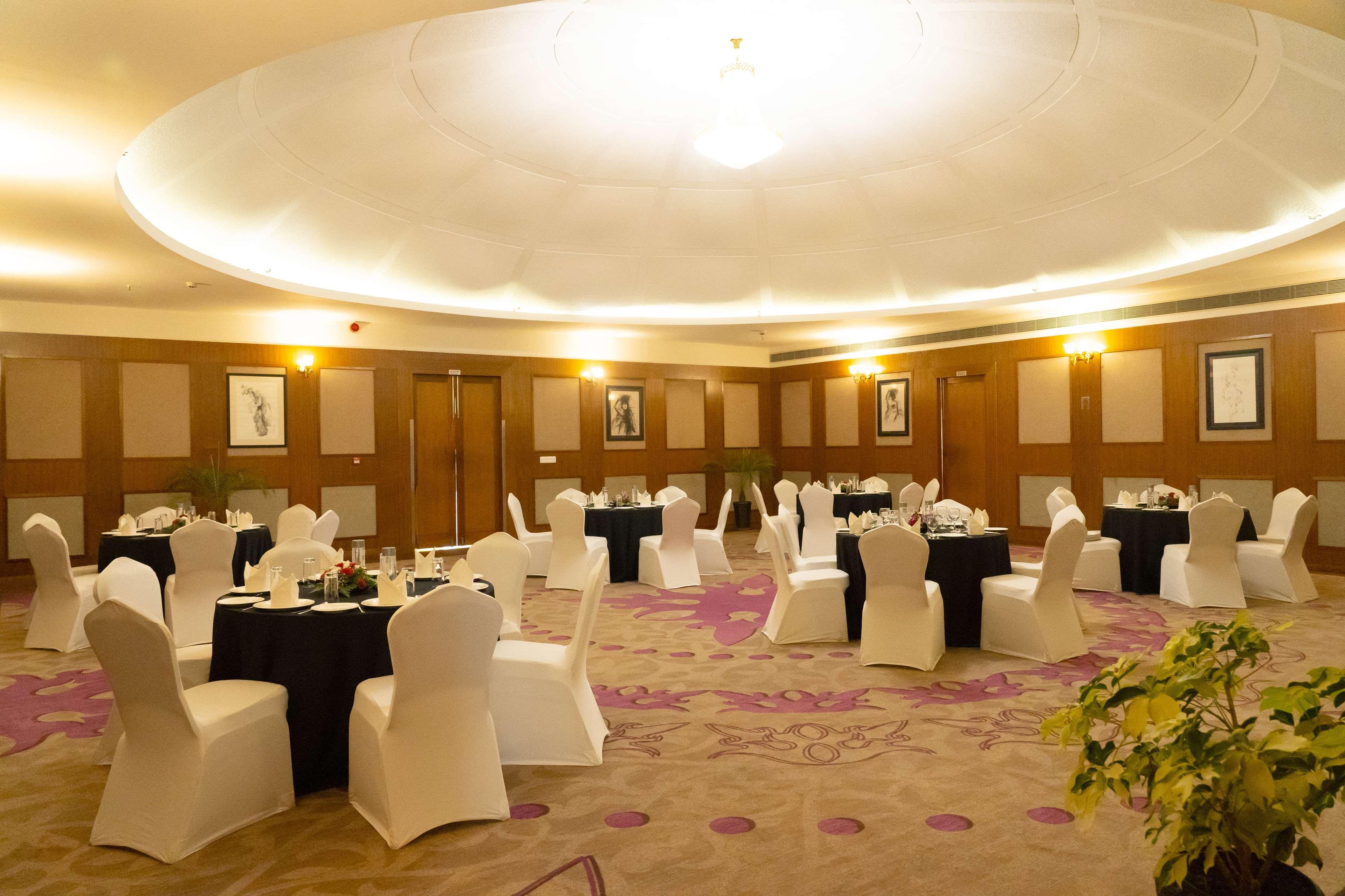 Classic Grande,A Member Of Radisson Imphal Luaran gambar
