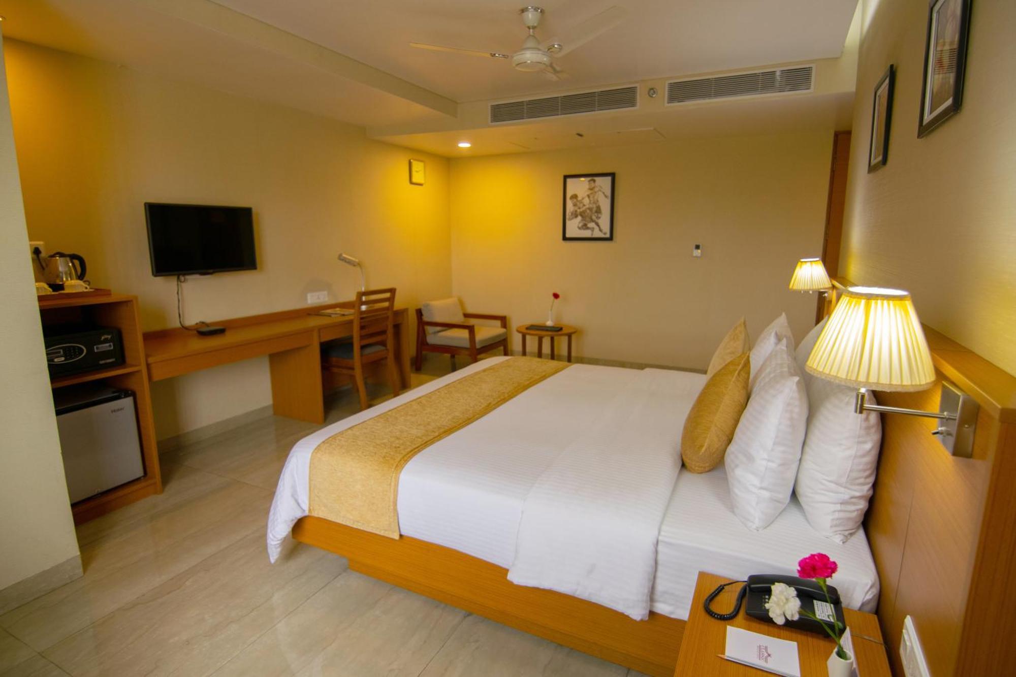 Classic Grande,A Member Of Radisson Imphal Luaran gambar