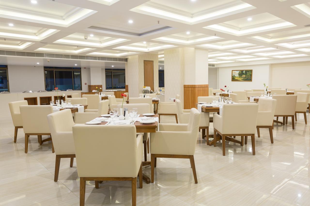 Classic Grande,A Member Of Radisson Imphal Luaran gambar